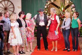 Im indischen paradies baut er außer kokos noch betelnuss, bananen, pfeffer und cashewnüsse an. Bauer Sucht Frau Schock Gestandnis In Kanada