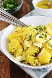 Salade De Pommes De Terre Au Thon Et Oeufs Durs Recette Salade Pomme De Terre Salade Pomme Recettes De Cuisine