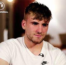 Luke shaw không phải là trường hợp đầu tiên bị jose mourinho cho mài đũng quần hình ảnh khi luke shaw bị mourinho thay ra trong trận gặp brighton. Luke Shaw Childhood Story Plus Untold Biography Facts