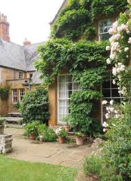 Beautiful British Gardens Coton Manor Gardens Northamptonshire Around The World In 80 Pairs Of Shoes British Garden Manor Garden English Country Gardens