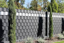 Diesen kann man sich mit etwas handwerklichem geschick aus holz selber bauen. Zaunbau Greentec Garten Und Landschaftsbau