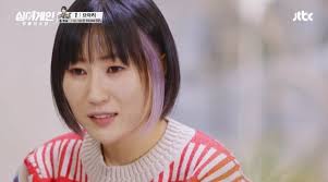 She debuted in 2007 as a member of the rock band sprinkler. Z Jl7omcmeem