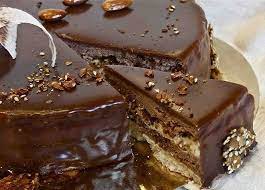 pin em bolo de chocolate