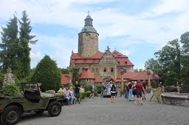 Zamek czocha | the medieval zamek czocha (czocha castle) towering over the leśniańskie lake is one of the most beautiful architectural gems of lower silesia which functions mainly as a hotel and. Night At The Castle Review Zamek Czocha Poland Travel With A Spin