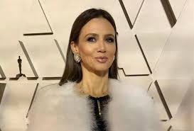 Teraz jednak nadszedł czas powrotu do kraju, czym kinga rusin pochwaliła się w swoich mediach społecznościowych. Kinga Rusin Doczekala Sie Sprawiedliwosci Od Krrit Rada Radiofonii I Telewizji Wziela Ja W Obrone Przed Tvp Kraj Life