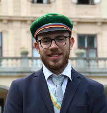 Wir beginnen die Vorstellung unserer Chargen für das Wintersemester 2024/25  mit dem Schriftführer gefolgt von dem Kassier. Lukas Berger-Söllinger v/o  Bibamus xxx Maximilian Wimmer v/o Atlas xxxx Du hast Fragen zu uns