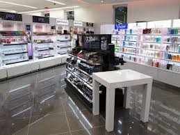Walgreens Second Level Cosmetics Jpg 1024 768 Retail Interior Design Retail Interior Design