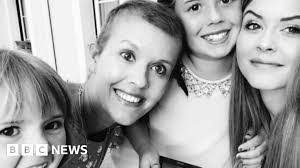 Liz Sheppard's Instagram, Twitter & Facebook