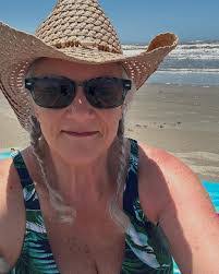 Tammy Sledge's Instagram, Twitter & Facebook