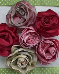 From garden crafts to holiday crafts, paper crafts to fabric creations, we've got easy handmade craft ideas for adults and kids alike. Flowers Photos How To Make Flowers From Ribbon Fabric Flowers Cloth Flowers Handmade Flowers