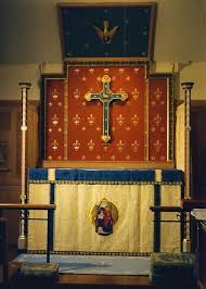 English Altar A Cream And Blue Damask Frontal With Embroidered Design Riddel Curtains Riddel Posts And Poly Catholic Altar Church Display Home Altar Catholic