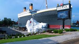 Everyone at the titanic museum is extremely friendly and helpful and the museum store offers many exclusive titanic gifts, fine art prints, white star line reproductions and maritime history books. Titanic Museum Branson Foto Wegbeschreibung Lage Planet Of Hotels