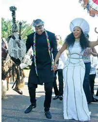 Black And White Traditional Wedding Attire Pin By Adriana Mckenzi On Africa Weddings Zulu Traditional Wedding Dresses African Traditional Wedding Dress Zulu Traditional Attire