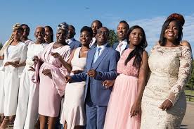 Il a qualifié la cérémonie de merveilleuse, et s'est enthou. Royal Wedding