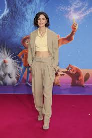 Mit dem lied satellite gewann sie den eurovision song contest 2010 und errang damit den zweiten sieg für deutschland bei diesem wettbewerb. Shooting Foto Von Lena Meyer Landrut Spaltet Die Fans Promiflash De