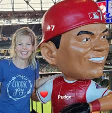 Midge has heard your pleas and has agreed to release these new photos for  his adoring fans. 🤩💚