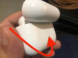 Nov 11, 2019 · you can just tap the airpods pro case, and the led will light up. Why My Airpods Pro Charging Case Won T Charge In 2021 Battery Issues
