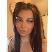 Silvia Roe's Instagram, Twitter & Facebook