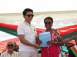 REMISE DE TITRES FONCIERS A ANTANANDAVA TOAMASINA II - ledefi.madagascar