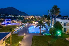 Visit us visit our american farmhouse restaurant, outdoor café, and general store at farmstead in st. Olive Garden Hotel Lartos Updated 2021 Prices