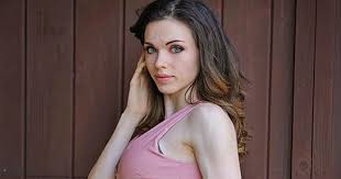 Popular twitch clips posted daily. Amouranth Just Lost 300 000 Followers Overnight Thegamer