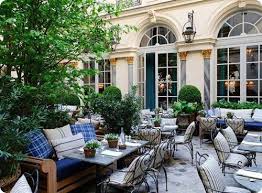 Top 20 Des Restaurants Avec Les Plus Belles Terrasses De Paris Restaurant En Plein Air Terrasse Parisienne Terrasse Paris