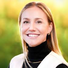 Jennifer Beres's Instagram, Twitter & Facebook