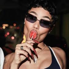 Listen to Sky View (Prod: MexikoDro) by ManMan Savage in For Players Only  playlist online for free