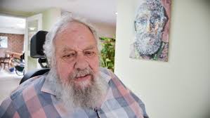 Holger er rejst hjem til Fyn efter 22 år på Costa del Sol: Han rusker op i  hverdagen på plejehjemmet