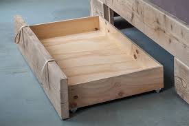 Bett tipi mit zwei schubladen und zweites bett für kinder holzbett kinderbett. Jumbo Stauraumbett Mit Bettkasten Und Grossem Kopfteil Von Upcycle Berlin