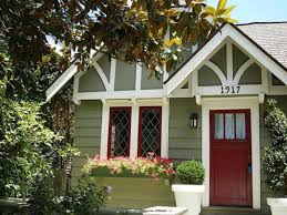 Choose exterior paint with confidence. Simple And Beautiful 20 Exterior Cabin Colors Schemes Ideas To Re Coloring Your Cabin House Paint Exterior Cottage Exterior Exterior Paint Colors For House