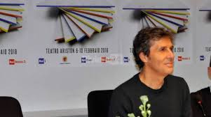 Veja créditos, avaliações e faixas e compre a edição de 1992 cassette de il meglio di luca barbarossa no discogs. Sanremo2018 Luca Barbarossa Vince Il Premio Lunezia Con Passami Er Sale Riviera24