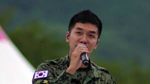 Sbs entertainment 22.833 views3 year ago. Lee Seung Gi ì´ìŠ¹ê¸° Gff 2016 In Photos I M Going To The Military ë‚˜ êµ°ëŒ€ ê°„ë‹¤ Youtube