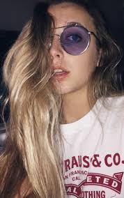 Emma Chamberlain Black And Blond Hair Emma Chamberlain Emma Chamberlain Chamberlain Round Sunglass Women