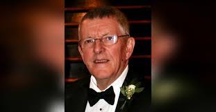 Bruce Knapp's Instagram, Twitter & Facebook