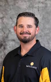 Angela Cottrell's Instagram, Twitter & Facebook