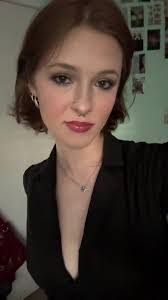 Ana Rutledge's Instagram, Twitter & Facebook