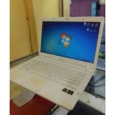 Untuk pilihan lainnya juga tak kalah menarik dan bisa jadi perangkat harian. Jual Murah Laptop Murah Samsung Np275e Amd E2 2000 Ram 4gb Harddisk 500gb Shopee Indonesia
