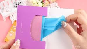 Ada beberapa efek samping jika menggunakan kertas minyak secara berlebih. Selain Clean Clear Ternyata Ini Kertas Minyak Yang Ampuh Mengangkat Minyak Berlebih Di Wajahmu