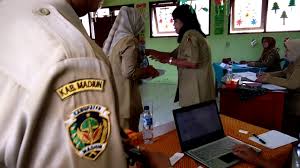 Puisi puisi subagio sastrowardoyo firdaus archives. Puisi Sajak Bagi Negaraku Karya Kriapur Youtube