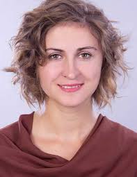 Short hairstyles for women are styled haircuts that fall between a pixie having short hair creates the appearance of thicker hair and there are many types of hairstyles to whether you're a woman with the type of hair that's thick, thin, wavy, curly or straight, you'll find the. Short Curly Hairstyles For Thin Hair