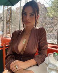 Её родители — кэтлин балгли эмили ратаковски. Emily Ratajkowski Emrata Instagram Photos And Videos Emily Ratajkowski Emily Ratajkowski Style Fashion