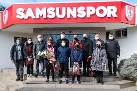 7 yaşındaki kızı berrak sağlam'ın bale gösterisini izlemek için kayseri'ye gelen teknik direktör ertuğrul sağlam, eşiyle birlikte ilk kez görüntülendi. Samsun Un Altin Kizlari Samsunspor U Ziyaret Etti