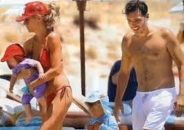 Maybe you would like to learn more about one of these? Doykissa Nomikoy Boyties Kai Paixnidia Sthn Paralia Me Ton Syzygo Ths Kai Ta Paidia Toys