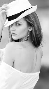 20 000+ Ginger frost beautiful woman free photo 1080x1920 iPhone 6S+/7+/8+  photo. Download free images to your desktop — Fonwall