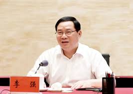那么，吴谢宇杀害至亲，是不是和母亲的关系非常差呢？ 绝非如此，至少看起来是这样。 在邻居眼里，吴谢宇反而是极为孝顺母亲的代表。在大学期间，他几乎每晚都与母亲通电话。而吴谢宇早先在人人网上转发一张图片，图片中央的英文字母是：love u mom。 å´è°¢å®‡å¼'æ¯æ¡ˆ å·²æŠ¥é€ç¦å·žå¸‚æ£€å¯Ÿé™¢æ¶‰åŠä¸‰é¡¹ç½ªå