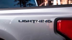 The most popular pickup truck in america is back, now with way more batteries. Fords Elektro Pick Up Wird F 150 Lightning Heissen