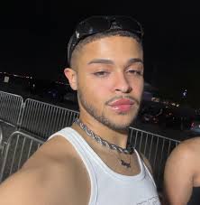 Áℓa𝖍𝛈♡ (@alahnv) • Instagram photos and videos