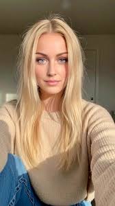 Marie Hoffman's Instagram, Twitter & Facebook