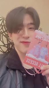 Fan Love and Support for Heng Asawachitt